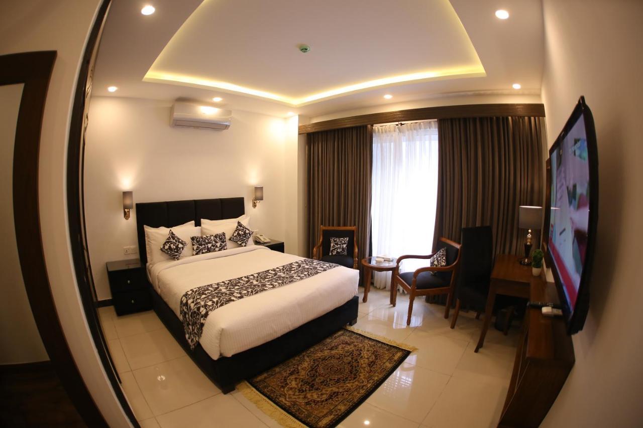 Grand Mongolia Hotel Rawalpindi Exterior photo